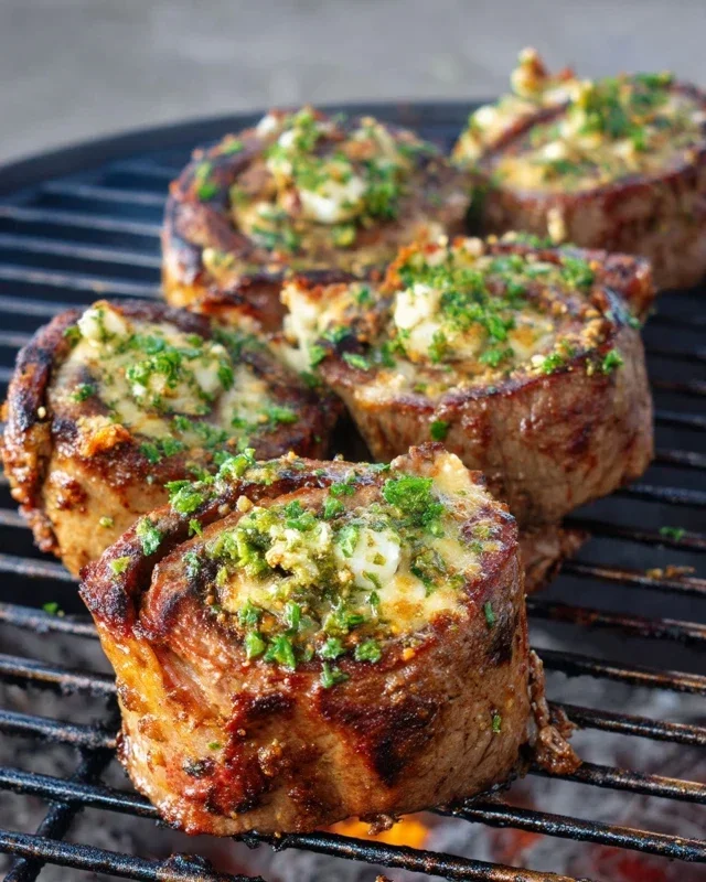 Cheesy Steak Pinwheels
